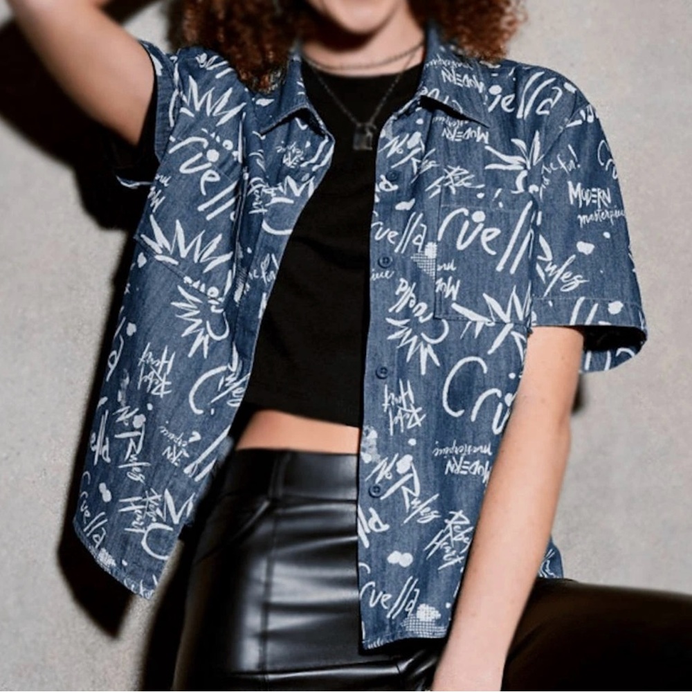 Disney Shirt Womens M Denim Blue Button Up Chambray AOP Graffiti Cruella De Vil